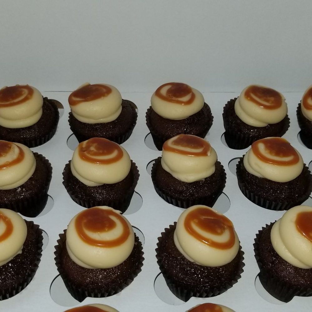 Sugar Cubed Cakes - Dozen of Salted Caramel Mini cupcakes - Cupcakes Near Me - Gresham, Oregon Sugar Cubed Cakes - Dozen of Salted Caramel Mini cupcakes - Cupcakes Near Me - Gresham, Oregon