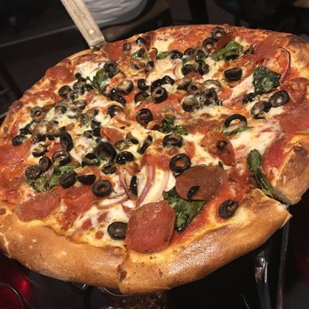 Giovanni's - Custom made medium pizza with thin crust - Pizza Near Me - Mammoth Lakes, California Giovanni's - Custom made medium pizza with thin crust - Pizza Near Me - Mammoth Lakes, California