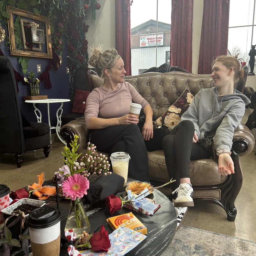 Florfe Cafe - Two friends enjoying a laugh - Cafes Near Me - Salem, Oregon