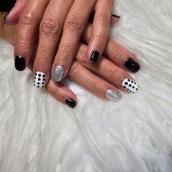 Charming Nail Shop - Korean basic gel manicure with simple nail art