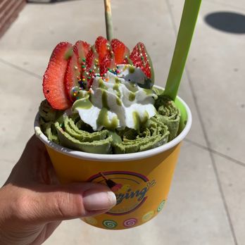 Freezing Thai Rolled Ice Cream - Matcha - Ice Cream & Frozen Yogurt Near Me - Lincoln, Nebraska