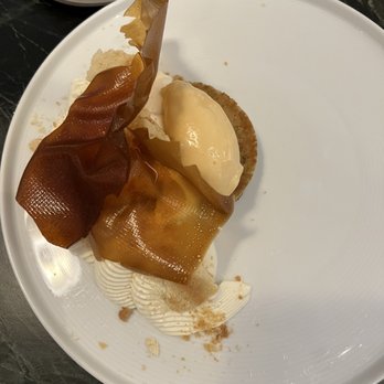 Edwards Dessert Kitchen - Banana pie - Desserts Near Me - Minneapolis, Minnesota