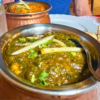 Bengal Tandoori - Saag Chicken - Indian Near Me - Lisbon, 11