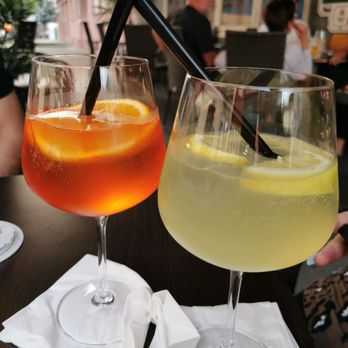 Dortmunder Pils Treff - Aperol und Limoncello Spritz (je EUR 6/Stand Juli 2024) - Dive Bars Near Me - Frankfurt, HE Dortmunder Pils Treff - Aperol und Limoncello Spritz (je EUR 6/Stand Juli 2024) - Dive Bars Near Me - Frankfurt, HE