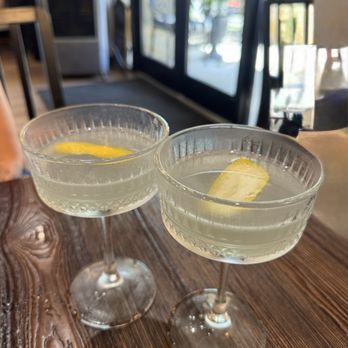 Cafe Largesse - Paper plane - Cafes Near Me - Sunset Valley, Texas