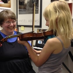 Federal Way School of Music - Anita Dizney, making the learning fun.