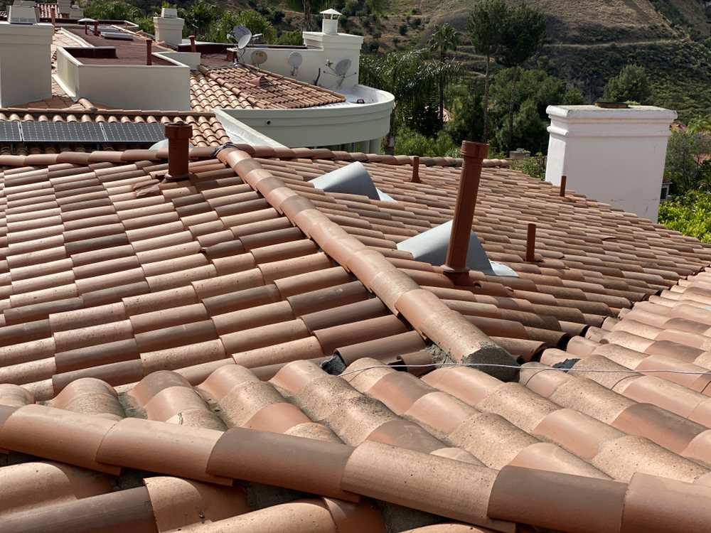 Slide of Jose Cruz's Roofing and Construction