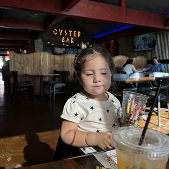 Kicker's - My two year old with crayons, and paper Cathie brought her - Seafood Near Me - Morro Bay, California