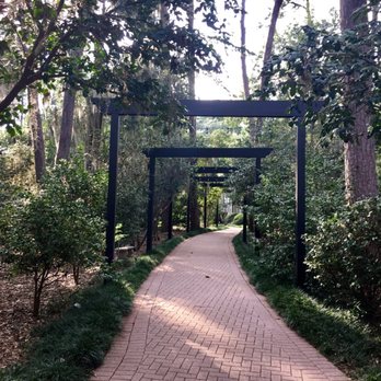 Dorothy B Oven Park - Beautlful garden path architecture to clear the mind - Parks Near Me - Tallahassee, Florida