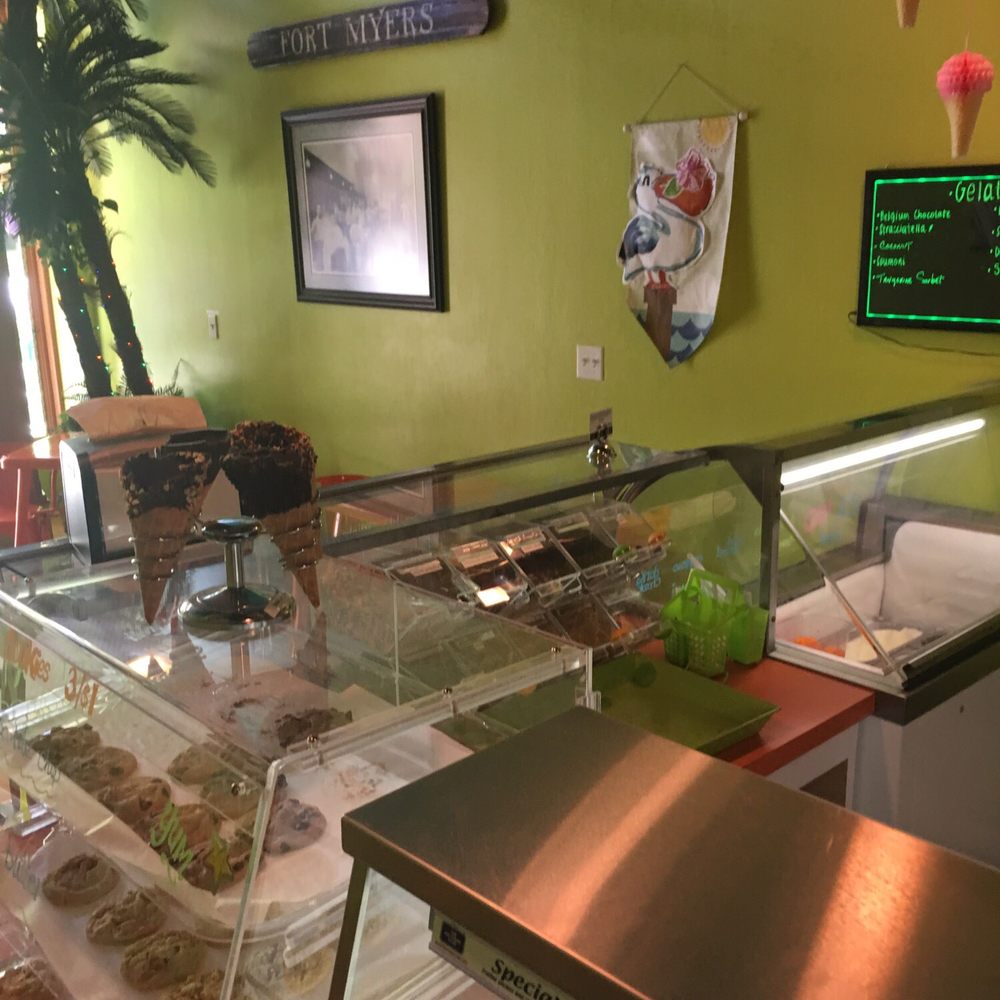 Scoops on First - Ice Cream & Frozen Yogurt Near Me - Fort Myers, Florida
