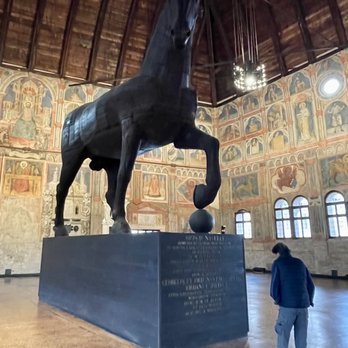 Palazzo della Ragione - Giant wooden horse also about 800 years old - Landmarks & Historical Buildings Near Me - Padova, PD