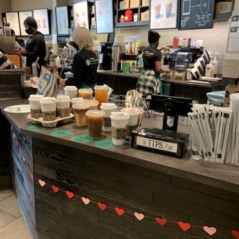 Starbucks - Pick up area is packed - Coffee & Tea Near Me - Roslyn Heights, New York Starbucks - Pick up area is packed - Coffee & Tea Near Me - Roslyn Heights, New York