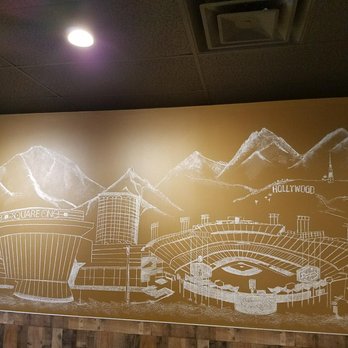 Poki & Maki - Come here.. food is delicious and fresh. Beautiful decor. - Poke Near Me - Upland, California
