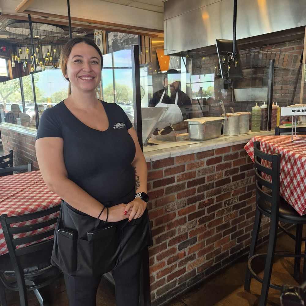 Gabby, our Wonderful server today!! Gabby, our Wonderful server today!!