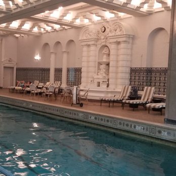 Intercontinental Hotel Pool - Hotels Near Me - Chicago, Illinois