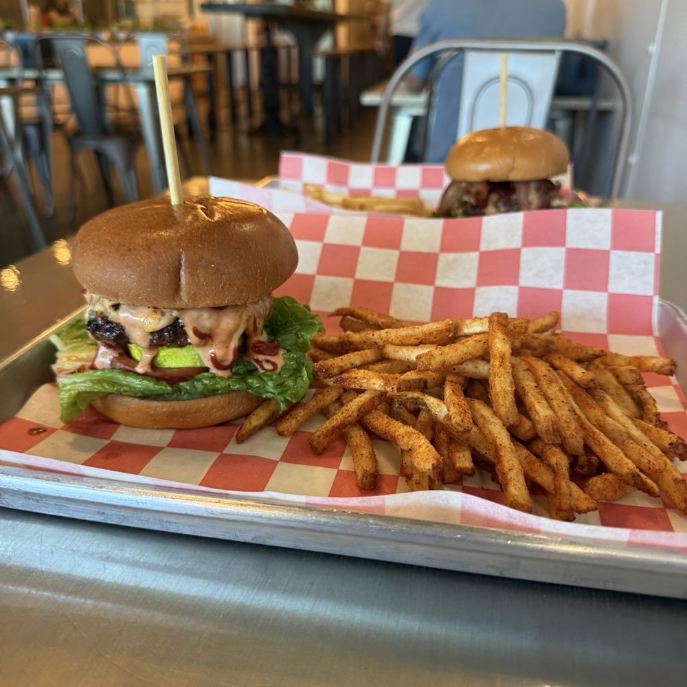 Charred Foods - cheeseburger - Burgers Near Me - Herndon, Virginia Charred Foods - cheeseburger - Burgers Near Me - Herndon, Virginia