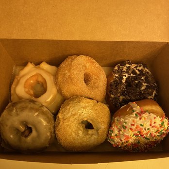 Island Donuts & Bagels - Cookies n cream  Vanilla frosted  Glazed Blueberry  Cinnamon sugar  S'mores - Donuts Near Me - St. Augustine, Florida
