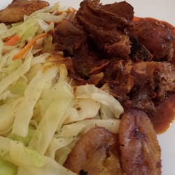 Mama's Paradise Restaurant - Yummy brown stewed chicken.
