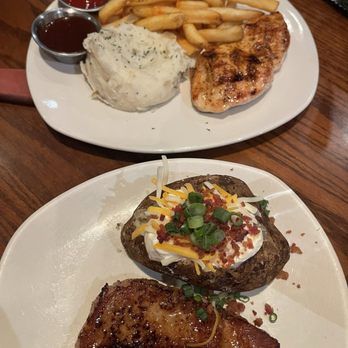 Outback Steakhouse - Steakhouses Near Me - Pleasant Hill, California