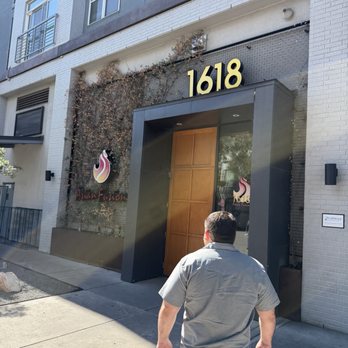 1618 Asian Fusion - Store front - Vietnamese Near Me - Austin, Texas