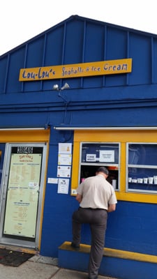 Lou Lou's Snoballs by null