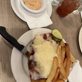 Lou Mitchell's - Rueben - Breakfast & Brunch Near Me - Chicago, Illinois Lou Mitchell's - Rueben - Breakfast & Brunch Near Me - Chicago, Illinois