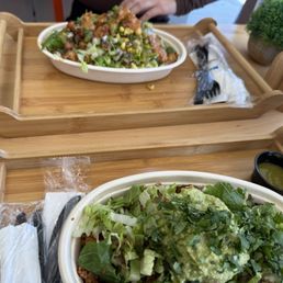 Food was amazing! The worker was super nice, and the atmosphere was really great. Had a really good experience overall!