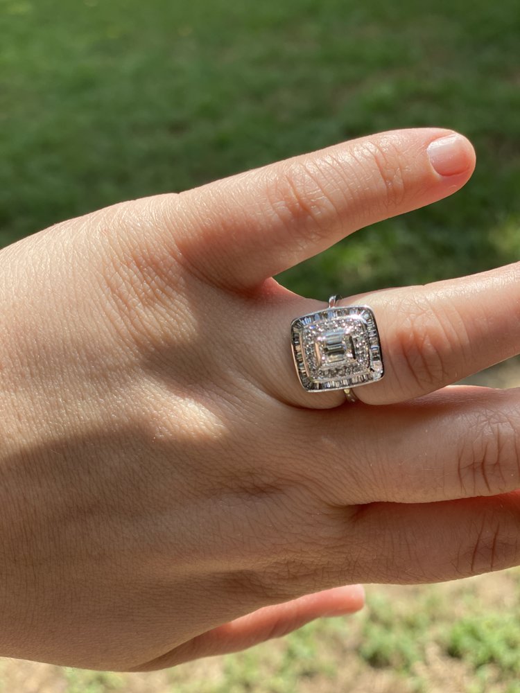 MOSQUEDA SISTERS JEWELRY Updated October 2024 5402 Telephone Rd