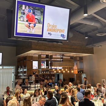 5 Under Golf Center - Banquet at 5 Under Golf Center, restaurant - Golf Equipment Near Me - Beaumont, Texas
