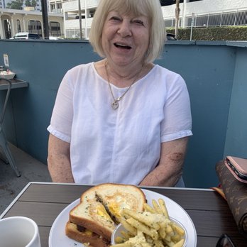 The Breakfast Bar - Papa Joe and truffle Garlic Parm Fries - Breakfast & Brunch Near Me - Long Beach, California The Breakfast Bar - Papa Joe and truffle Garlic Parm Fries - Breakfast & Brunch Near Me - Long Beach, California