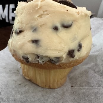 bubblecake - Chocolate chip cookie dough cupcake - Bakeries Near Me - Roanoke, Virginia