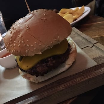 Spread Eagle - The beef burger - Pubs Near Me - London, XGL