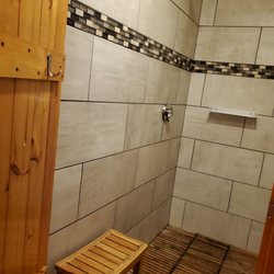 Kampfires Campground, Inn & Entertainment - Shower