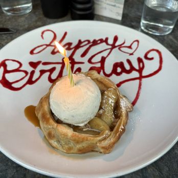 JOEY Aventura - Individually Baked Apple Pie - Vanilla - Steakhouses Near Me - Miami, Florida JOEY Aventura - Individually Baked Apple Pie - Vanilla - Steakhouses Near Me - Miami, Florida