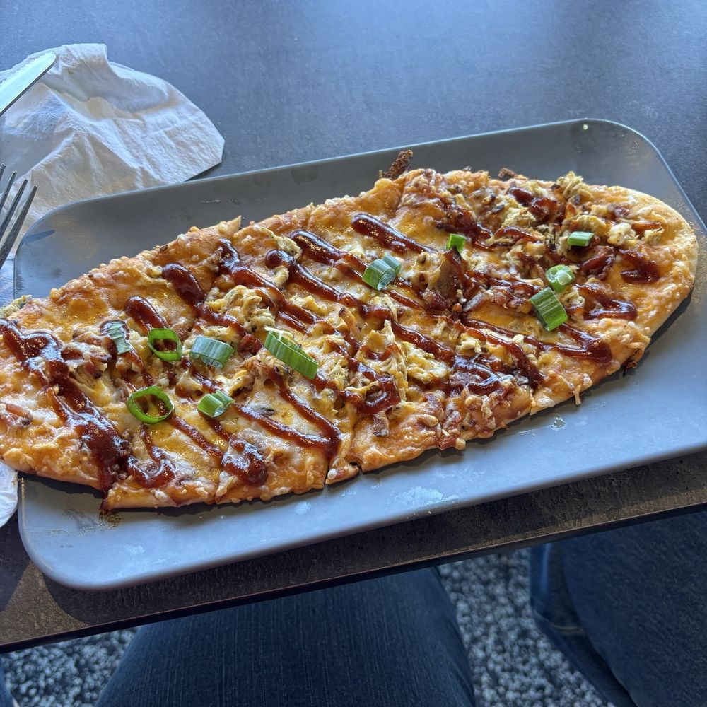 PopStroke - Barbecue chicken ranch flat bread - Mini Golf Near Me - Lutz, Florida PopStroke - Barbecue chicken ranch flat bread - Mini Golf Near Me - Lutz, Florida
