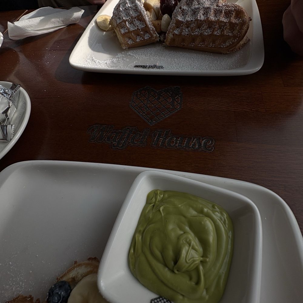 Waffel House - Cafes Near Me - Wiesbaden, HE