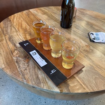 Freedom's Edge Cider - Cider flight: (1) Mac Daddy, (2) Cherry Bomb, (3) Pied Pippin, (4) Sweet Mullet - Cideries Near Me - Portland, Maine Freedom's Edge Cider - Cider flight: (1) Mac Daddy, (2) Cherry Bomb, (3) Pied Pippin, (4) Sweet Mullet - Cideries Near Me - Portland, Maine