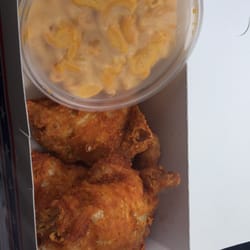 Lincoln Chicken & Burger - They hooked me up. 4-piece dark with macaroni