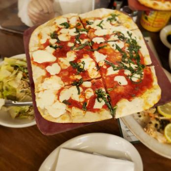 Buca di Beppo Italian Restaurant - Margherita Pizza - Italian Near Me - Universal City, California Buca di Beppo Italian Restaurant - Margherita Pizza - Italian Near Me - Universal City, California
