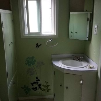 Skyline Contracting Services - Bathroom#1 Before - General Contractors Near Me - Seattle, Washington Skyline Contracting Services - Bathroom#1 Before - General Contractors Near Me - Seattle, Washington