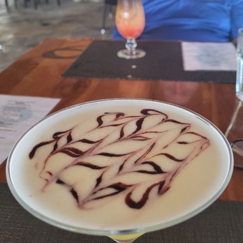 Oasis on the Beach - Pineapple Martini & Kauaiian Punch - Hawaiian Near Me - Kapaa, Hawaii