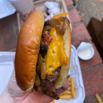 Bardstown Burger - Bardstown Burger - Burgers Near Me - Bardstown, Kentucky