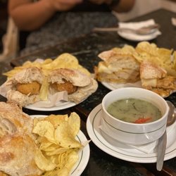 Lareira - Sopa verde (kale soup), sandes de pernil com quiejo (pork sandwich), and sandes de bacalhau (codfish sandwich)
