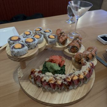 Somo Kitchen & Sushi - Perfect for a casual sushi dinner. Restaurant is elevated and provides the perfect ambience. Perfect date location! - Sushi Bars Near Me - Providence, Rhode Island Somo Kitchen & Sushi - Perfect for a casual sushi dinner. Restaurant is elevated and provides the perfect ambience. Perfect date location! - Sushi Bars Near Me - Providence, Rhode Island