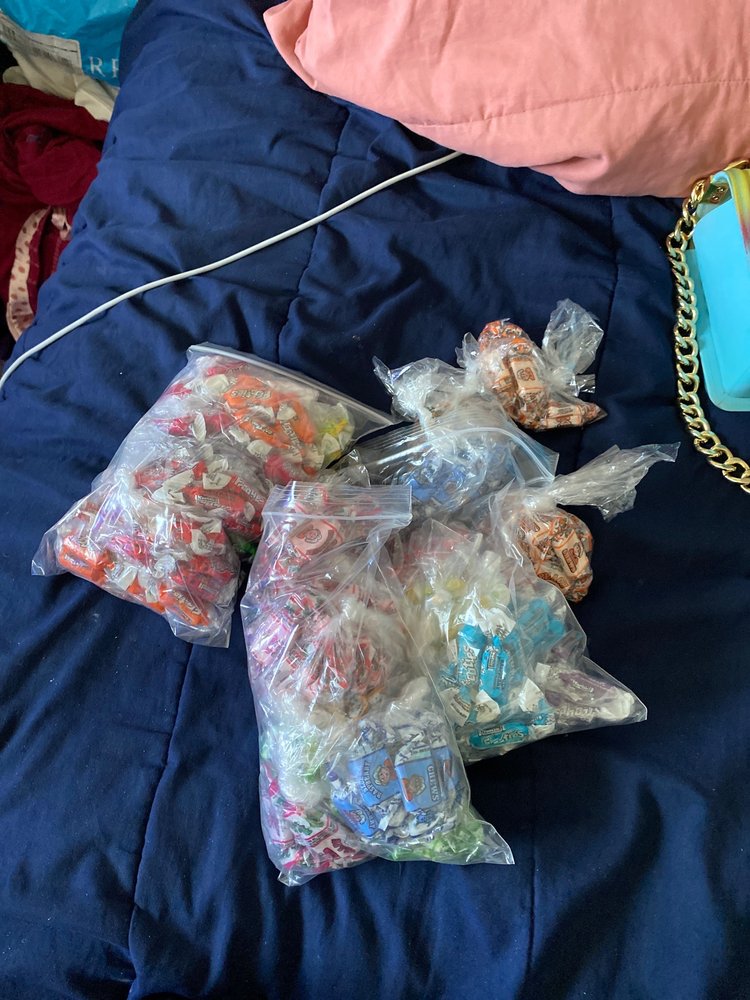 CONFETTI SHACK Updated March 2024 141 E Main St, Glenwood, Illinois