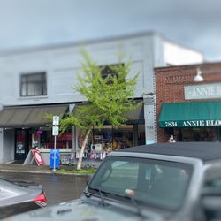 Sarah Bellum’s Bakery & Workshop - Location Multnomah village