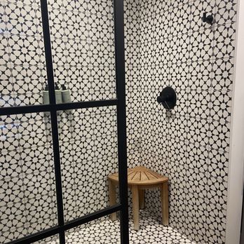 ARRIVE Memphis - Isn't the shower fun and great shower head and products - Hotels Near Me - Memphis, Tennessee ARRIVE Memphis - Isn't the shower fun and great shower head and products - Hotels Near Me - Memphis, Tennessee
