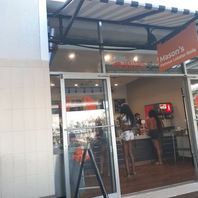 Mason's Famous Lobster Rolls by null