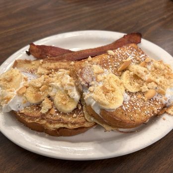 Lemon Tree Café - Strawberry banana stuffed French toast - Cafes Near Me - Omaha, Nebraska Lemon Tree Café - Strawberry banana stuffed French toast - Cafes Near Me - Omaha, Nebraska