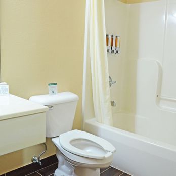 Heritage Grand Inn - Bathroom - Hotels Near Me - Canton, Illinois Heritage Grand Inn - Bathroom - Hotels Near Me - Canton, Illinois